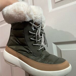Sperry Plushwave Women's Winter Boots with Faux Fur Trim